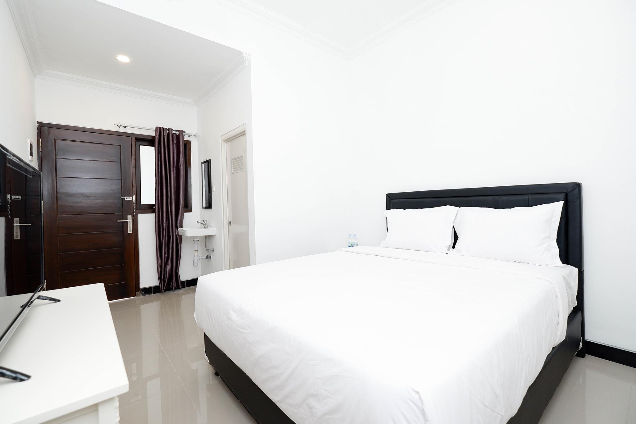Oyo 1611 Four D'Home Surakarta (Solo) Exterior foto