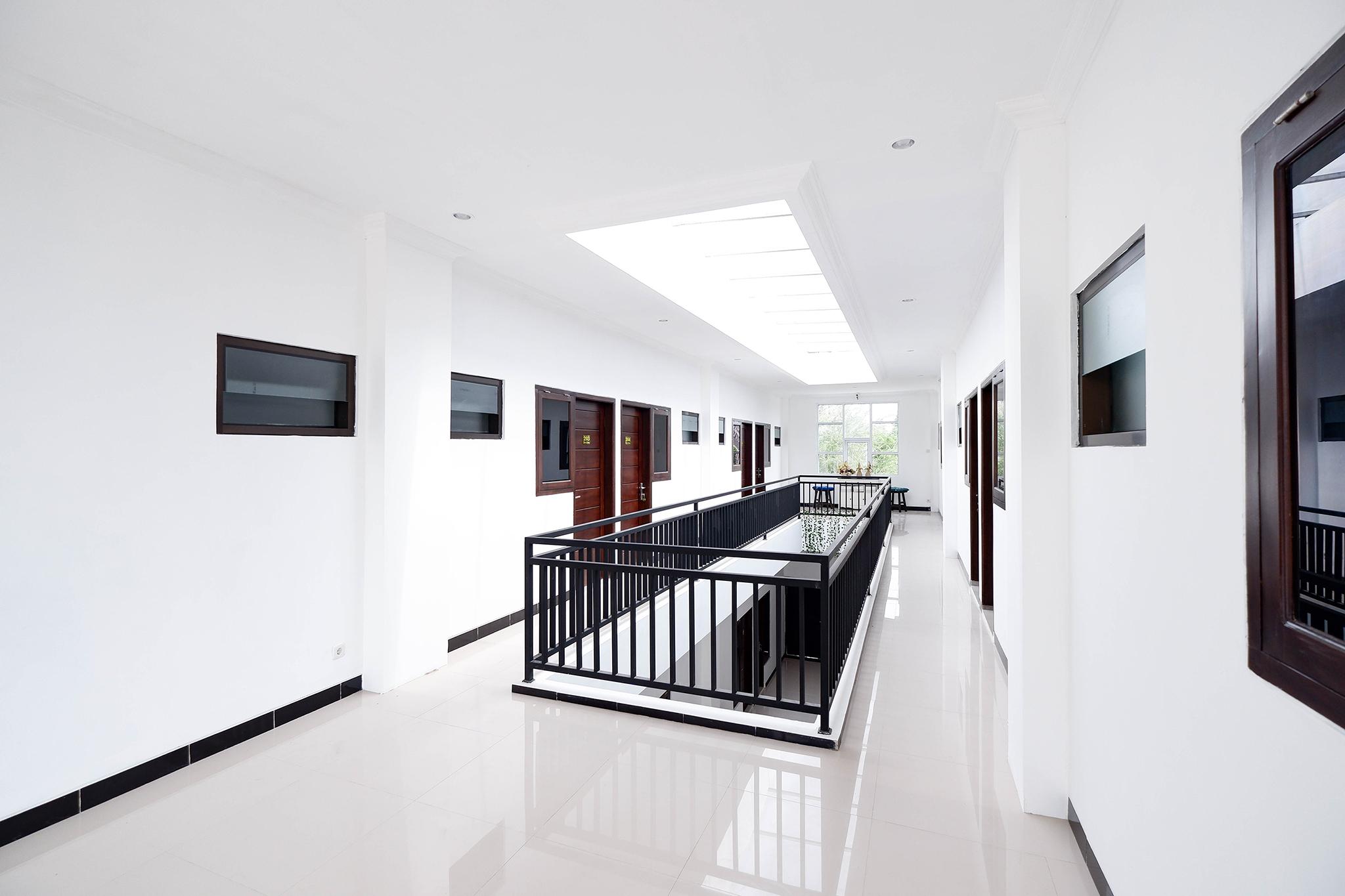 Oyo 1611 Four D'Home Surakarta (Solo) Exterior foto