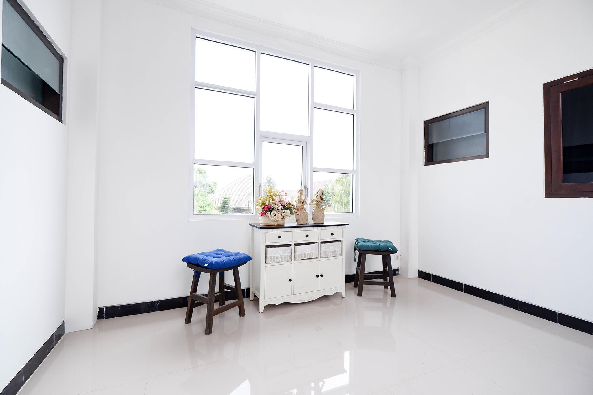 Oyo 1611 Four D'Home Surakarta (Solo) Exterior foto