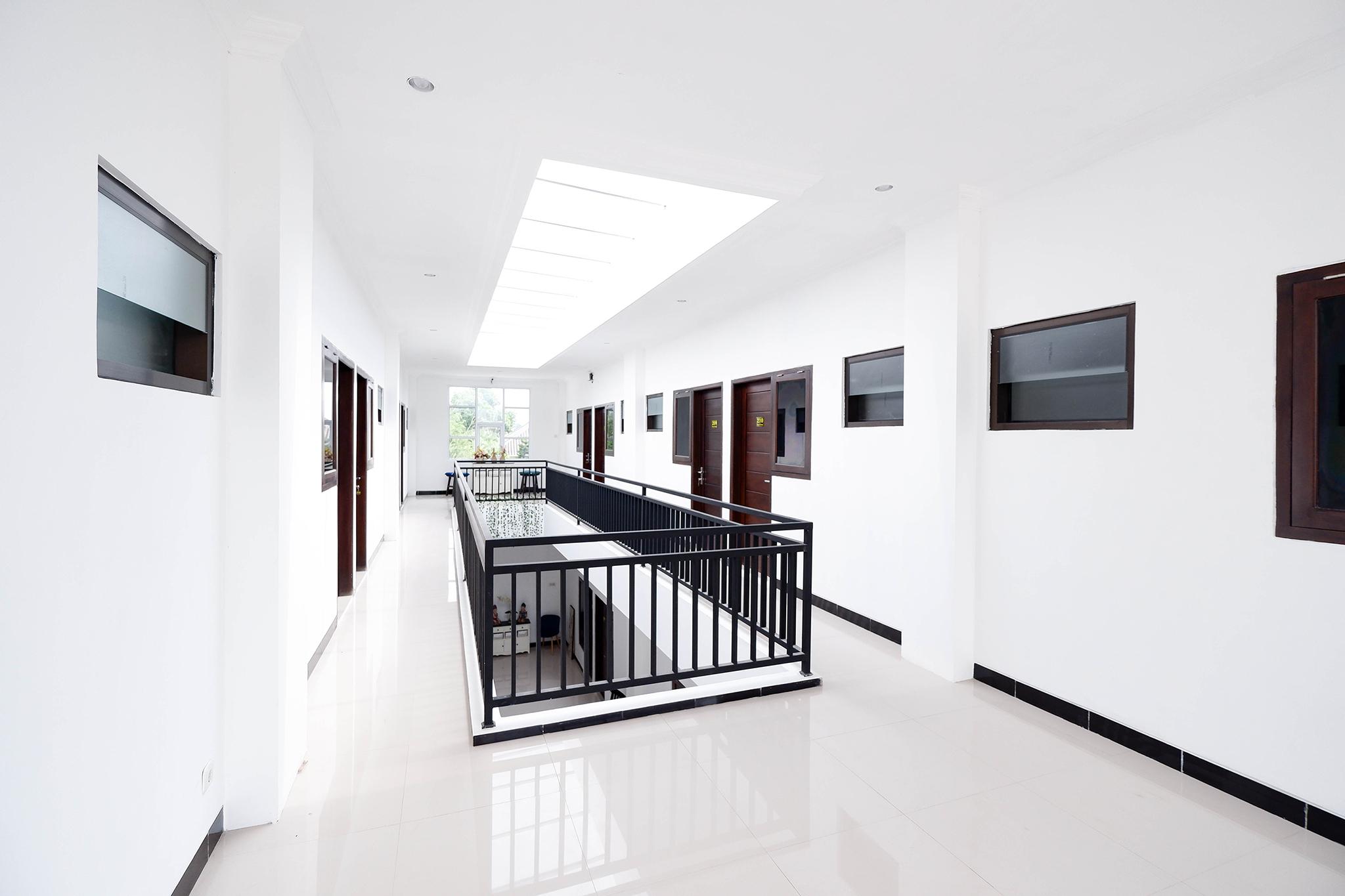 Oyo 1611 Four D'Home Surakarta (Solo) Exterior foto