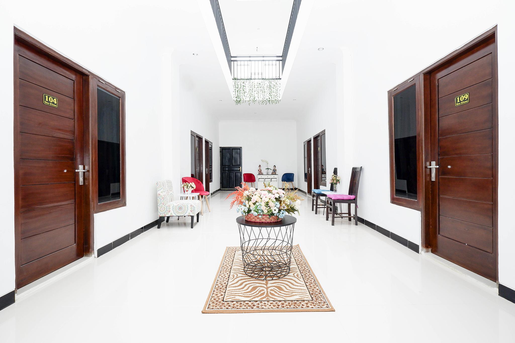 Oyo 1611 Four D'Home Surakarta (Solo) Exterior foto