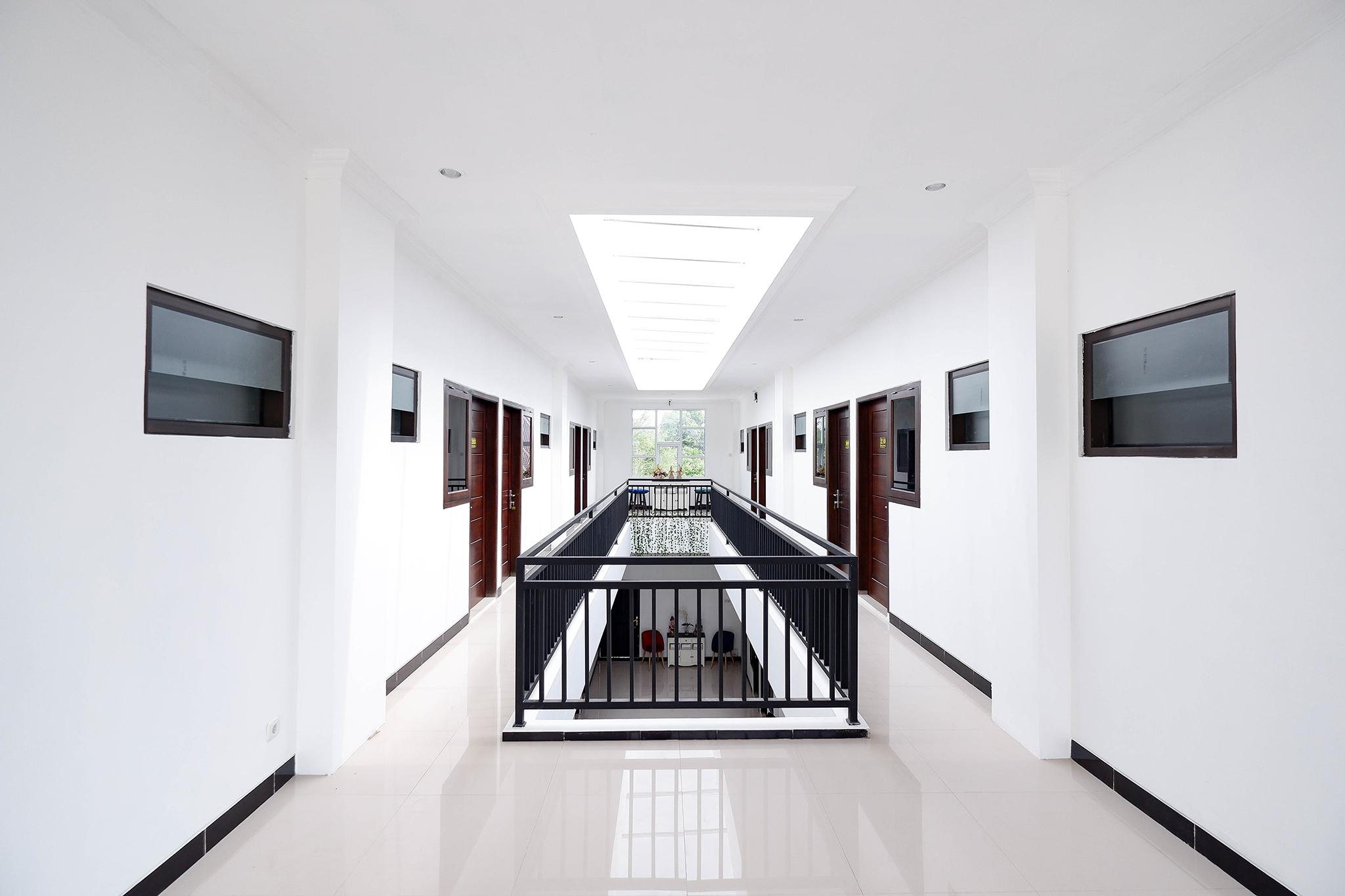 Oyo 1611 Four D'Home Surakarta (Solo) Exterior foto